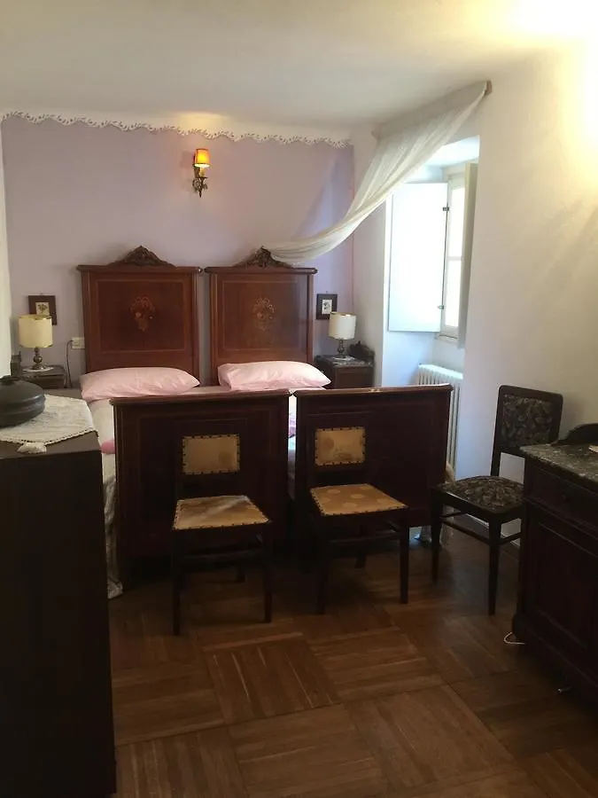 Bed and Breakfast Ca'Pelitti à Valganna Couette-café